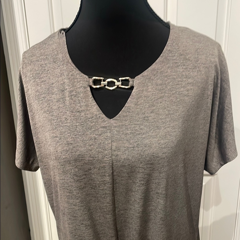 JM Collection Brown Blouse with Chain Accent (C) - Picture 2 of 5